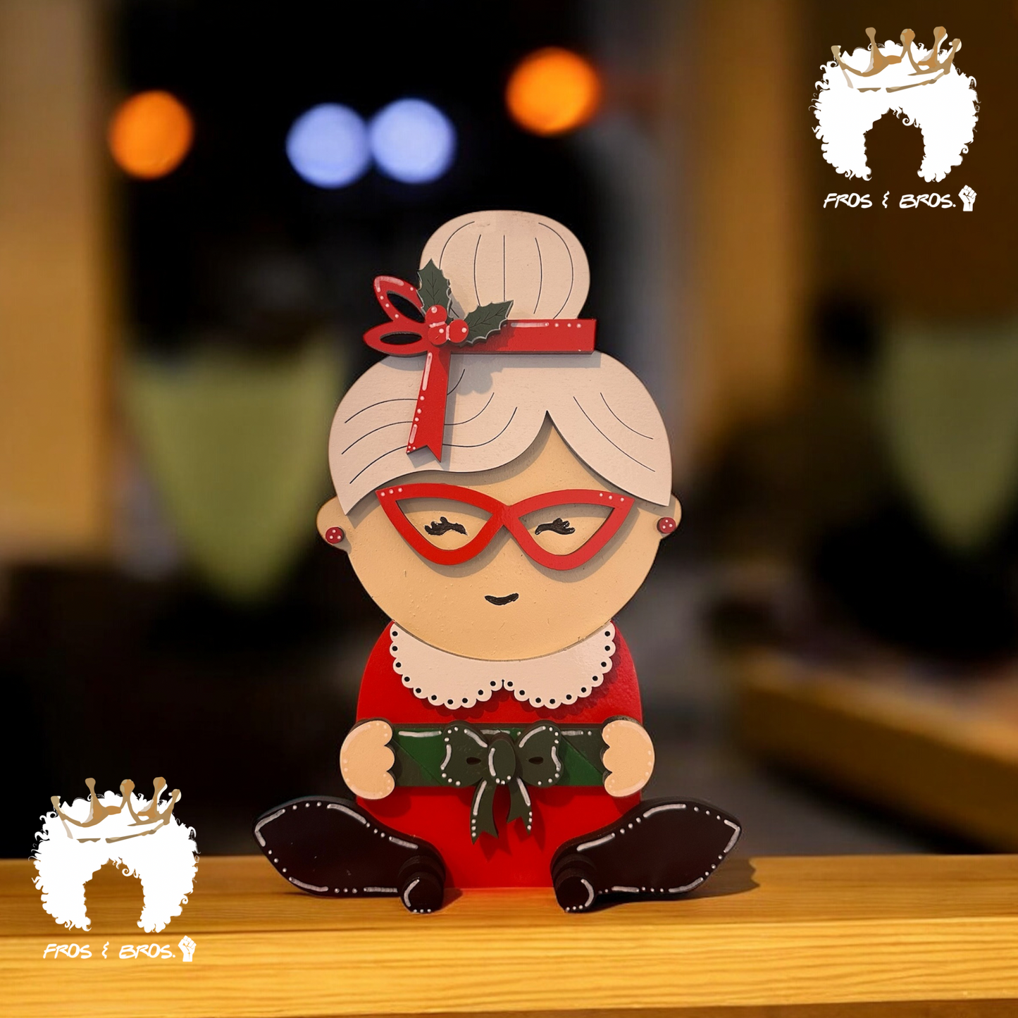Mrs. Claus Shelf Sitter