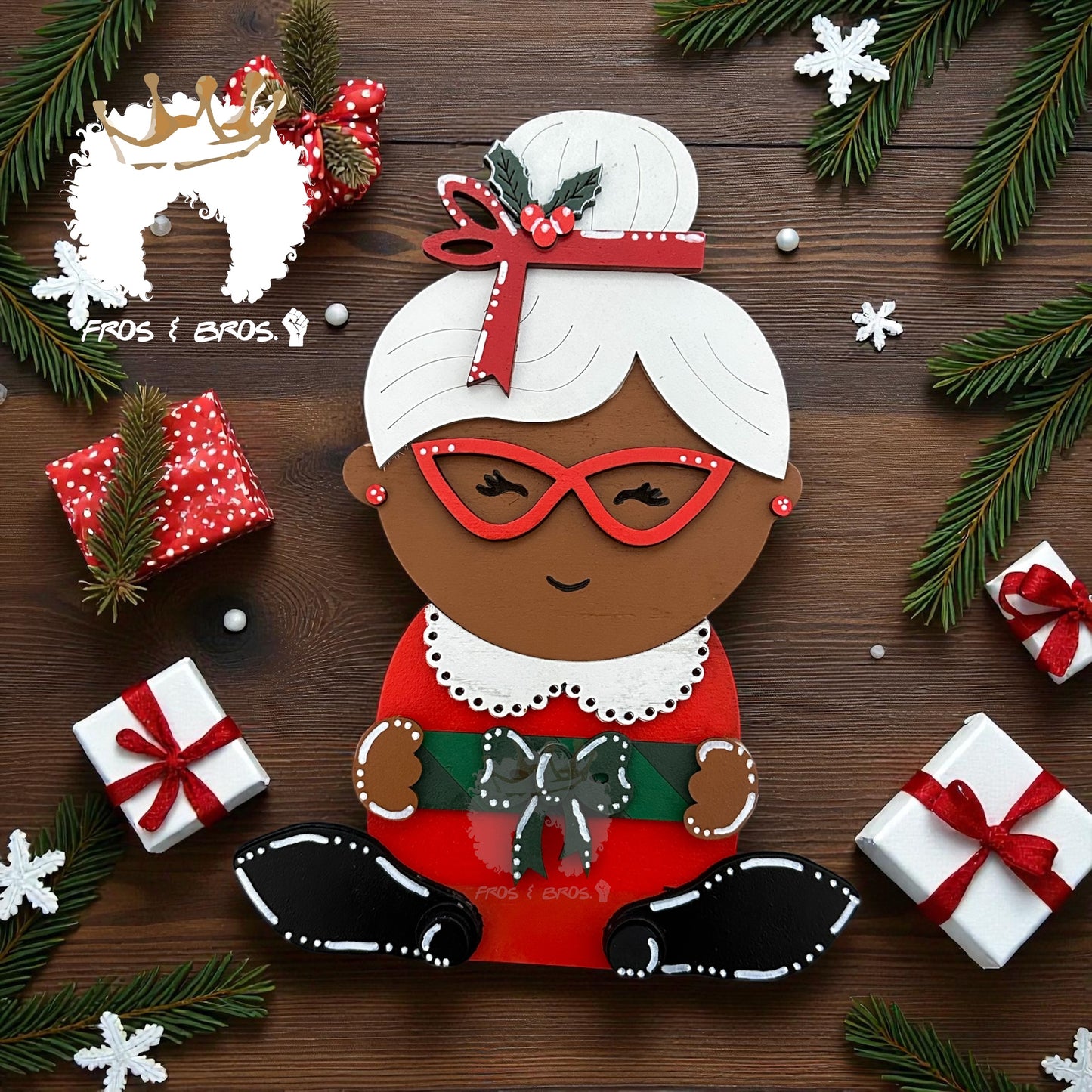 Mrs. Claus Shelf Sitter